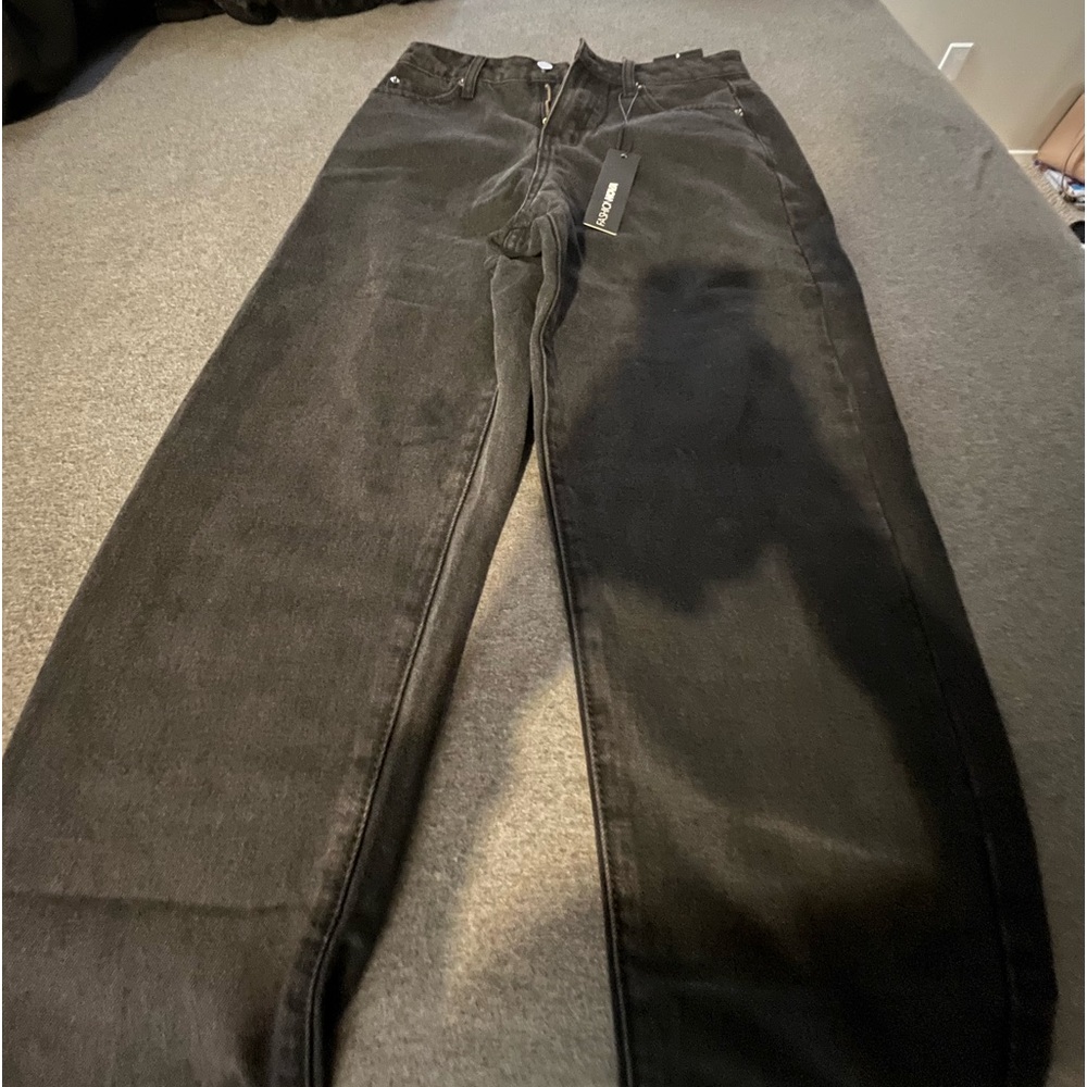 I am selling these size 3 TALL mom jeans